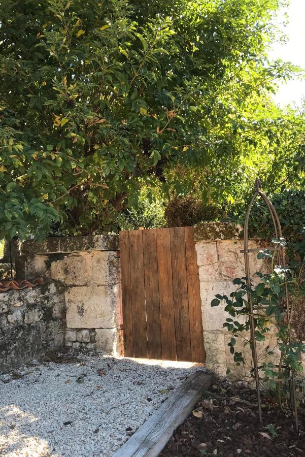 Bed and Breakfast Les Ombrieres Porcheresse Exterior foto