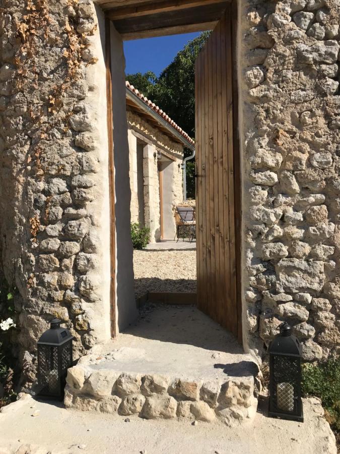 Bed and Breakfast Les Ombrieres Porcheresse Exterior foto
